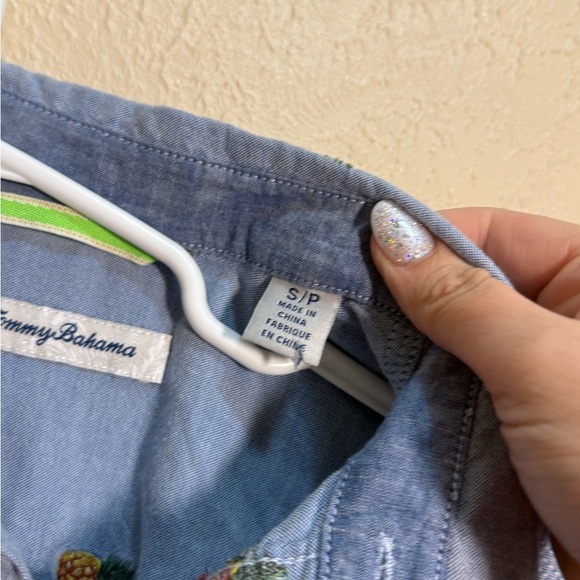 Tommy Bahama Pineapple Short Sleeve Button Up Shirt Small Chambray - Picture 5 of 7